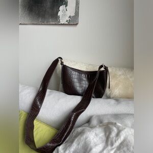 Faux Leather Scaled Brown Crossbody Purse with Zipper enclosure